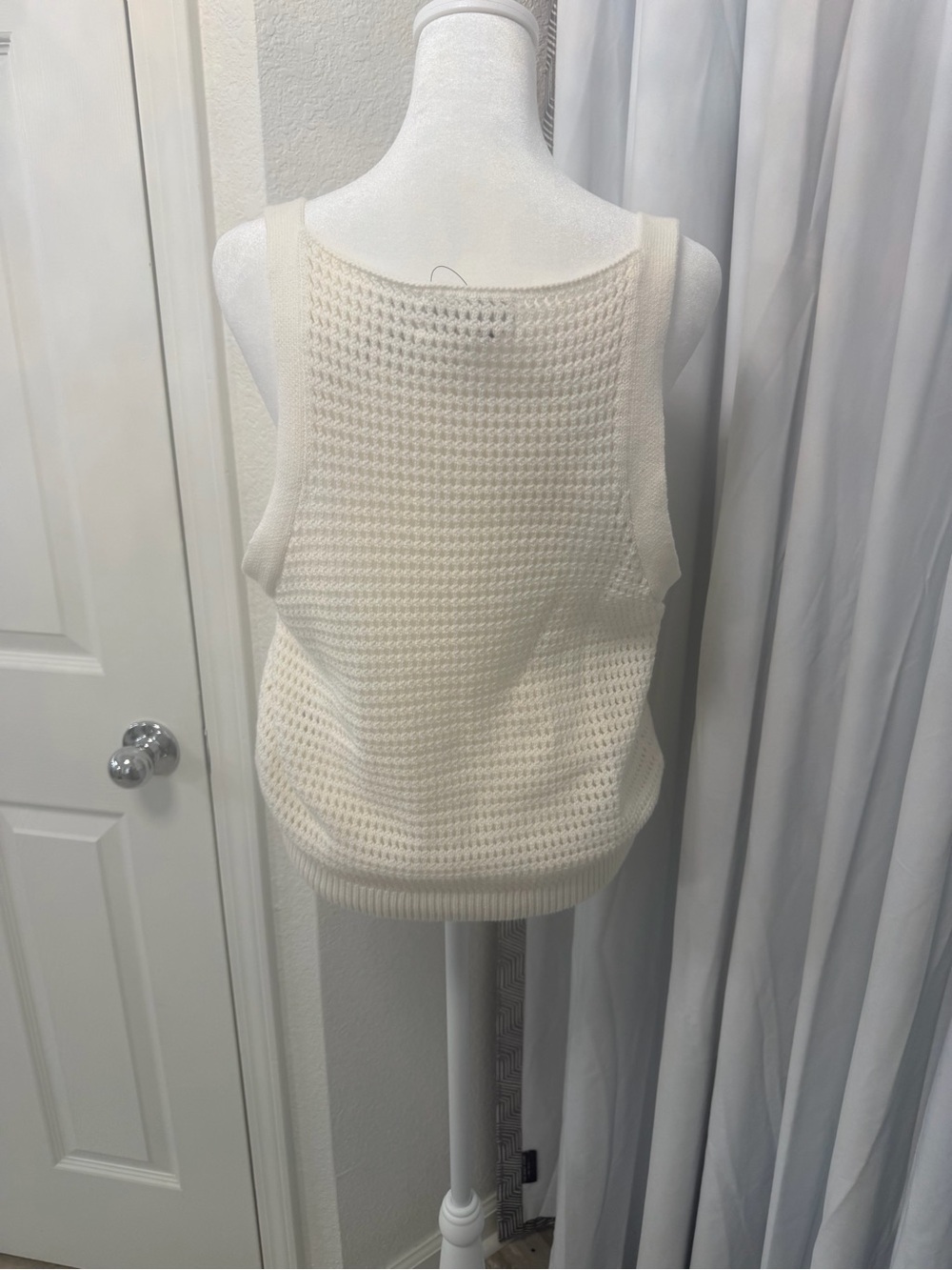 NWT Banana Republic Open Stitch Sweater Tank Cream Off White Size L Knit - Picture 2 of 5